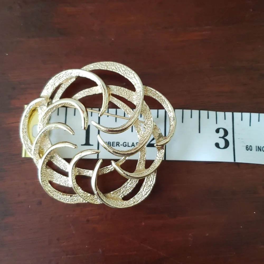 Vintage Sarah Coventry Circle Brooch